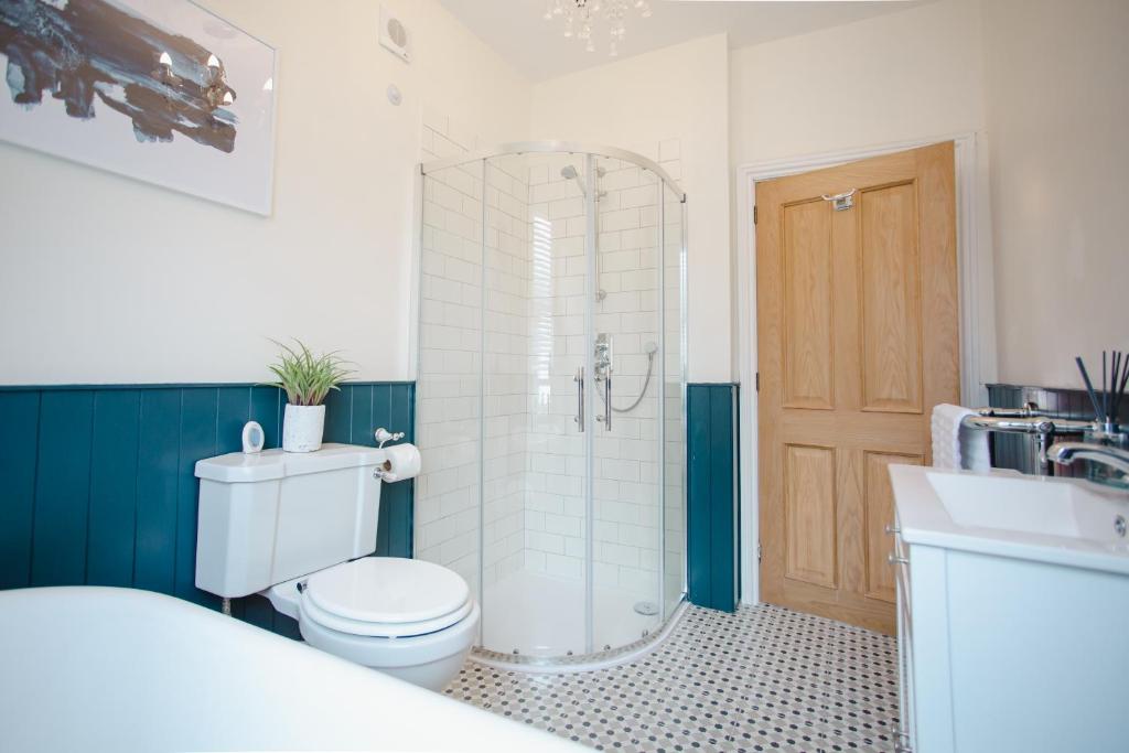 Gladstone House room 2